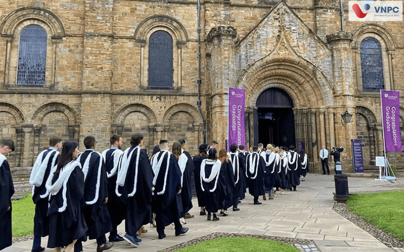 Durham University: Điều kiện, học phí, học bổng, cơ hội nghề nghiệp